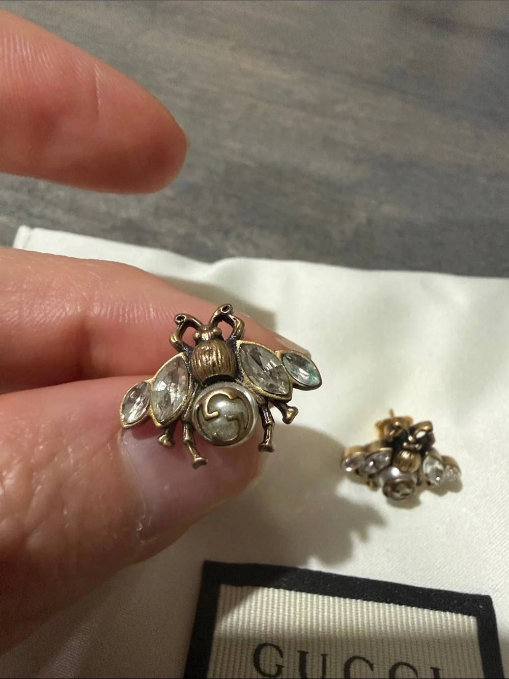 Gucci Gold Bee Crystal Stud Earrings - Picture 4 of 5